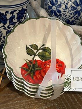 NEW! Vintage Inspired Melamine Tomato Scalloped Serving Bowl Set